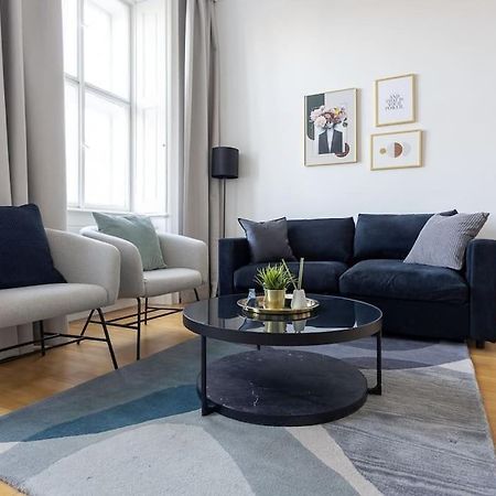 Franz 24 - Typical Viennese Apartment In The Heart Of Виена Екстериор снимка