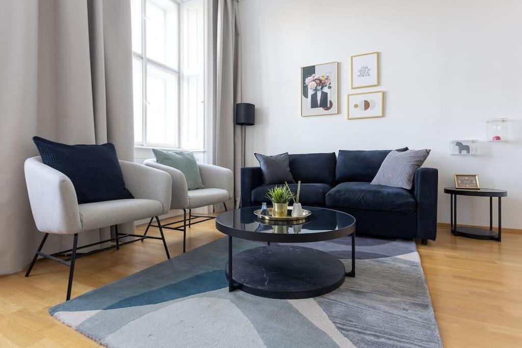 Franz 24 - Typical Viennese Apartment In The Heart Of Виена Екстериор снимка
